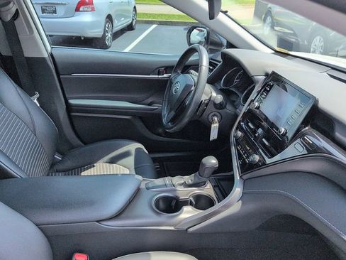 Certified 2022 Toyota Camry SE FWD image 10