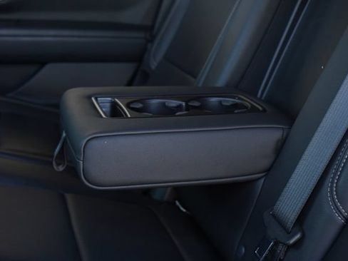 Used 2021 Chevrolet Tahoe Premier w/ Premium Package AWD/4WD image 27