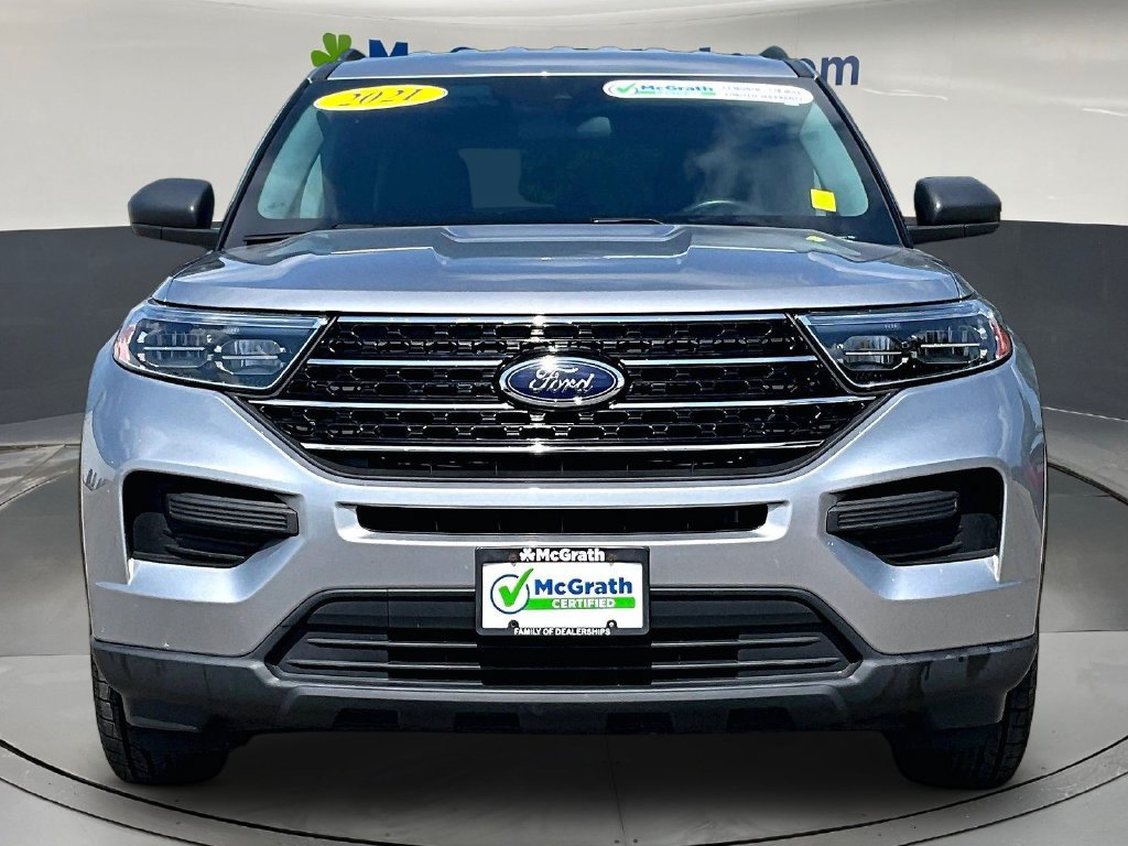 Used 2021 Ford Explorer XLT AWD/4WD image 2