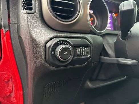 Used 2019 Jeep Wrangler Unlimited Sport S image 18