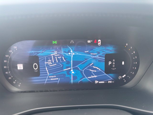 Certified 2025 Volvo XC40 B5 Plus AWD/4WD image 20