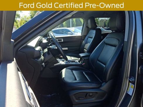 Used 2023 Ford Explorer XLT w/ Equipment Group 202A AWD/4WD image 17
