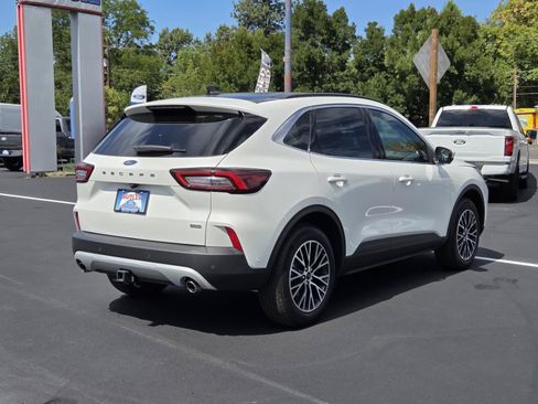 Used 2024 Ford Escape SE w/ PHEV Premium Package FWD image 5
