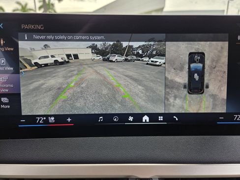 Used 2024 BMW iX xDrive50 w/ Premium Package image 23