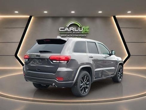 Used 2018 Jeep Grand Cherokee Altitude RWD image 4