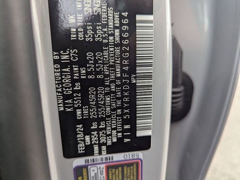 Certified 2024 Kia Sorento SX image 33