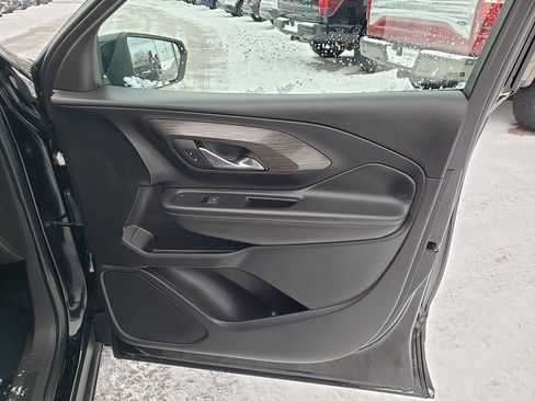 Used 2023 GMC Terrain SLT image 18