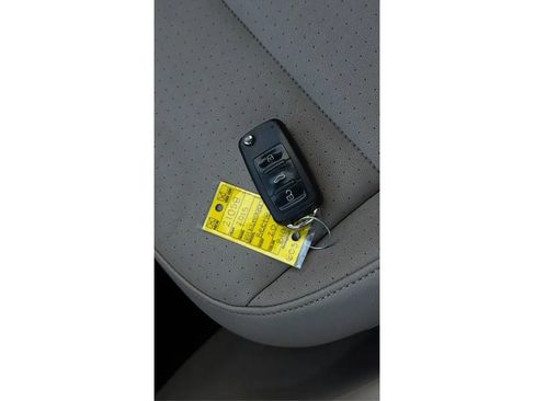 Used 2015 Volkswagen Beetle 1.8T image 37