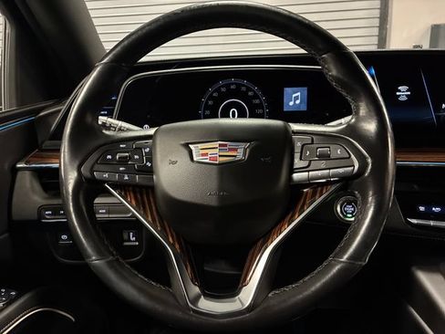 Used 2022 Cadillac Escalade ESV Luxury AWD/4WD image 15