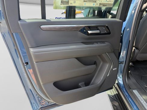 New 2026 Chevrolet Suburban LT w/ Advanced Technology Package RWD image 20