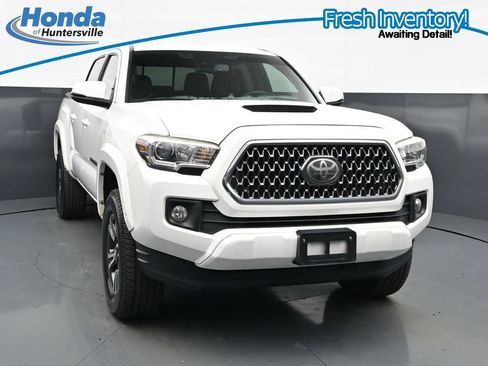 Used 2019 Toyota Tacoma TRD Sport AWD/4WD image 1