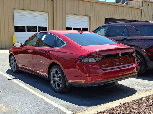 Used 2023 Honda Accord EX image 6