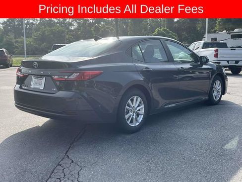 Used 2025 Toyota Camry LE FWD image 5