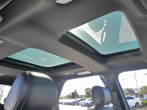 Used 2016 Ford Explorer Limited image 13