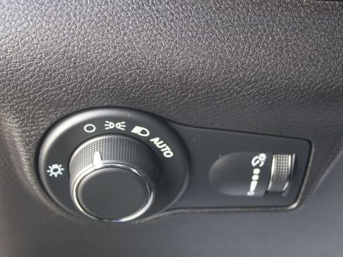 Used 2024 Jeep Compass Sport image 15