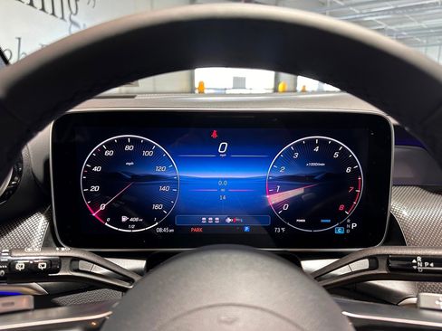 New 2025 Mercedes-Benz GLC 300 4MATIC image 9