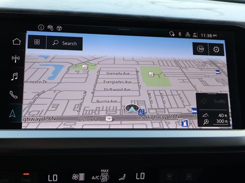 Used 2024 Audi Q4 e-tron Premium Plus image 3