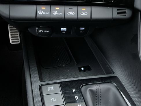 Used 2025 Hyundai Elantra Sport image 27