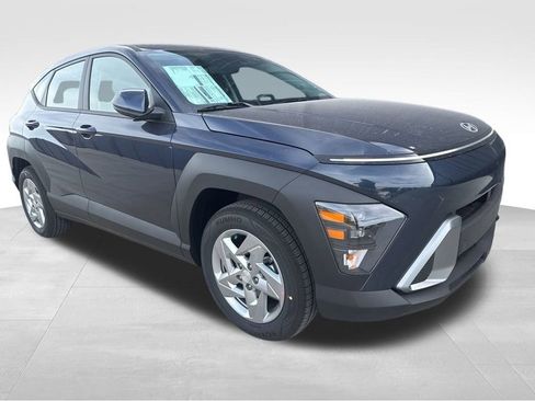 New 2026 Hyundai Kona SE image 2