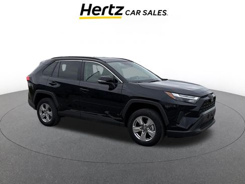 Used 2025 Toyota RAV4 XLE image 1