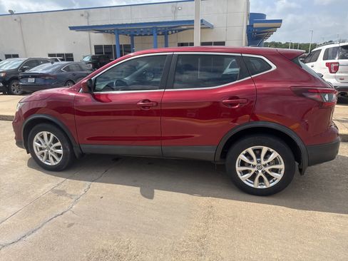 Used 2021 Nissan Rogue Sport S FWD image 5