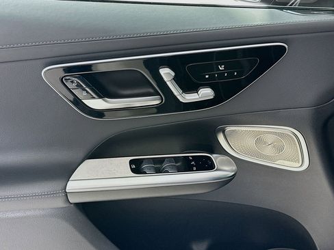 Used 2025 Mercedes-Benz GLC 300 4MATIC image 19