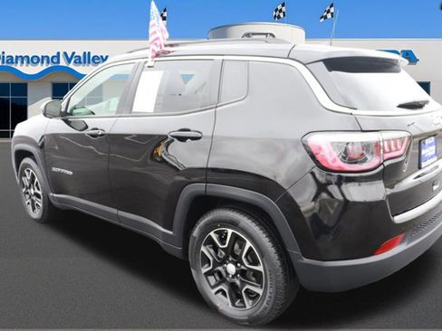 Used 2022 Jeep Compass Latitude image 4