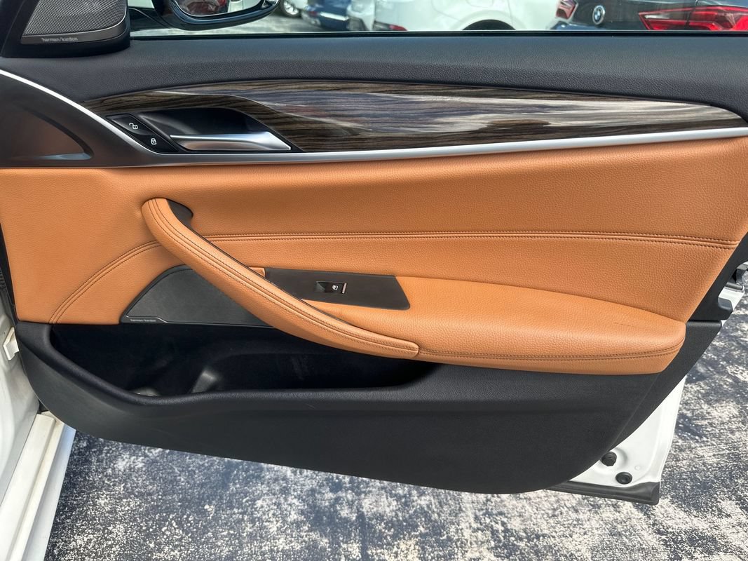 Used 2019 BMW 540i xDrive w/ M Sport Package AWD/4WD image 30