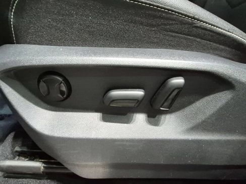 Used 2025 Volkswagen Atlas SE FWD image 10
