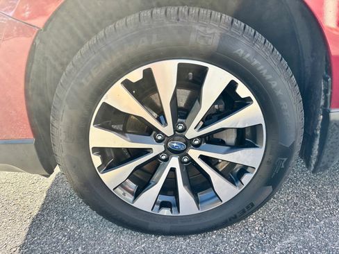 Used 2017 Subaru Outback 3.6R Limited AWD/4WD image 11