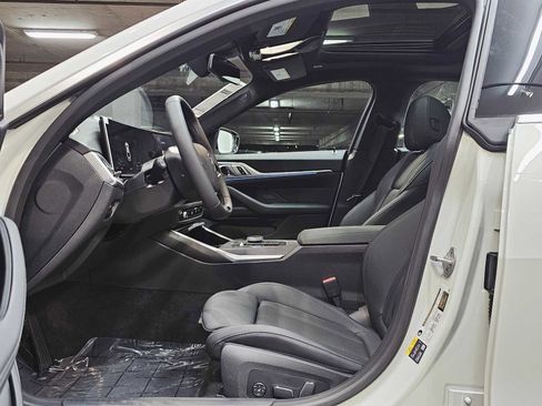 New 2025 BMW i4 xDrive40i image 23