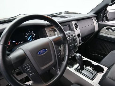Used 2017 Ford Expedition XLT AWD/4WD image 25