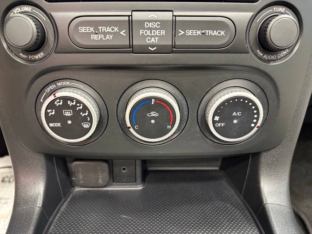 Used 2009 MAZDA MX-5 Miata Touring w/ Suspension Pkg RWD image 14