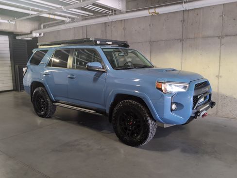 Used 2018 Toyota 4Runner TRD Pro AWD/4WD image 9