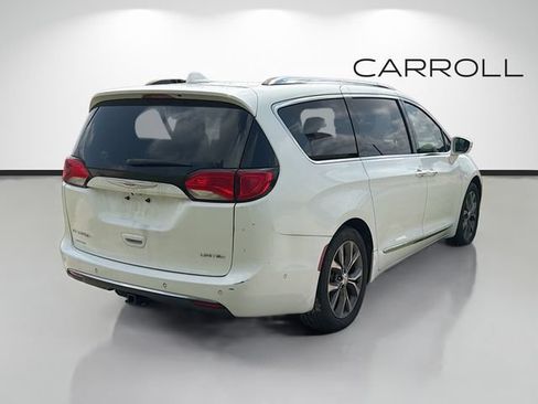 Used 2017 Chrysler Pacifica Limited w/ UConnect Theater Package FWD image 3