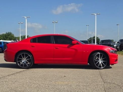 Used 2022 Dodge Charger SXT RWD image 22