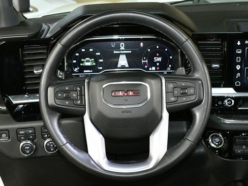 Used 2023 GMC Sierra 1500 SLT w/ SLT Premium Plus Package AWD/4WD image 23