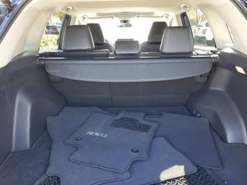 Used 2021 Toyota RAV4 XLE Premium image 9