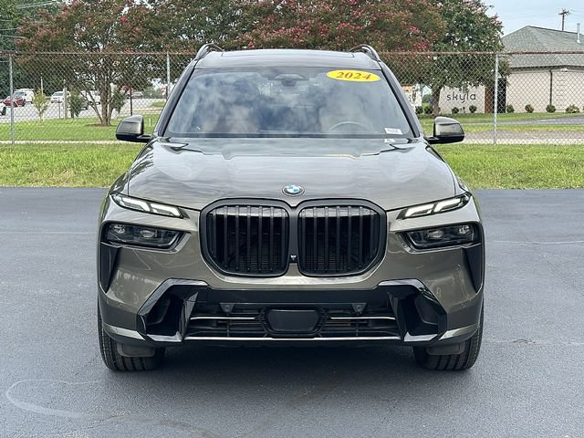 Used 2024 BMW X7 xDrive40i w/ M Sport Package AWD/4WD image 2