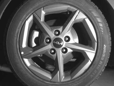 Used 2025 Kia K4 LXS image 12