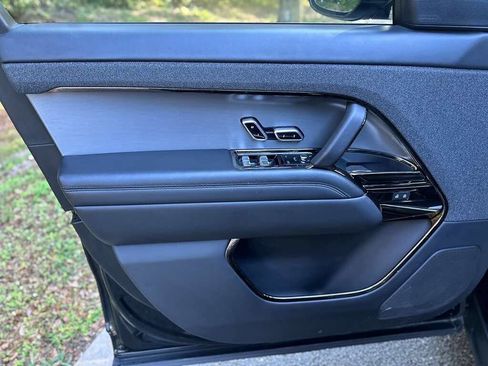 Used 2024 Land Rover Range Rover Sport Dynamic SE image 14