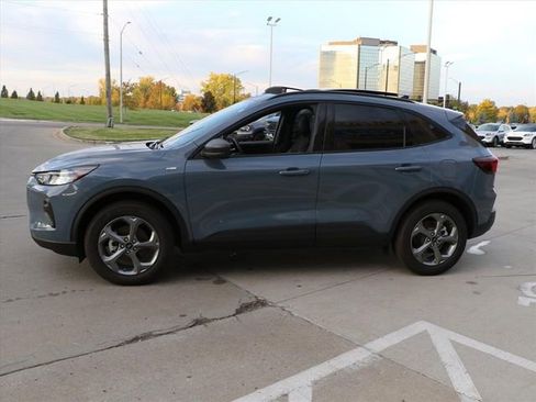 Used 2025 Ford Escape ST-Line w/ Tech Pack #1 image 3