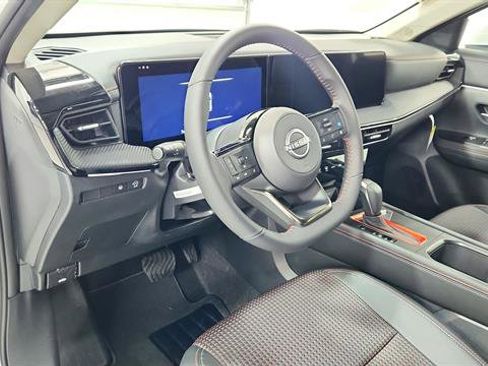 Certified 2025 Nissan Kicks SR image 10