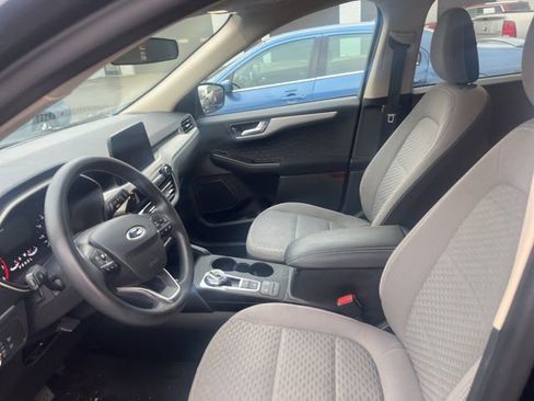 Used 2020 Ford Escape SE image 10