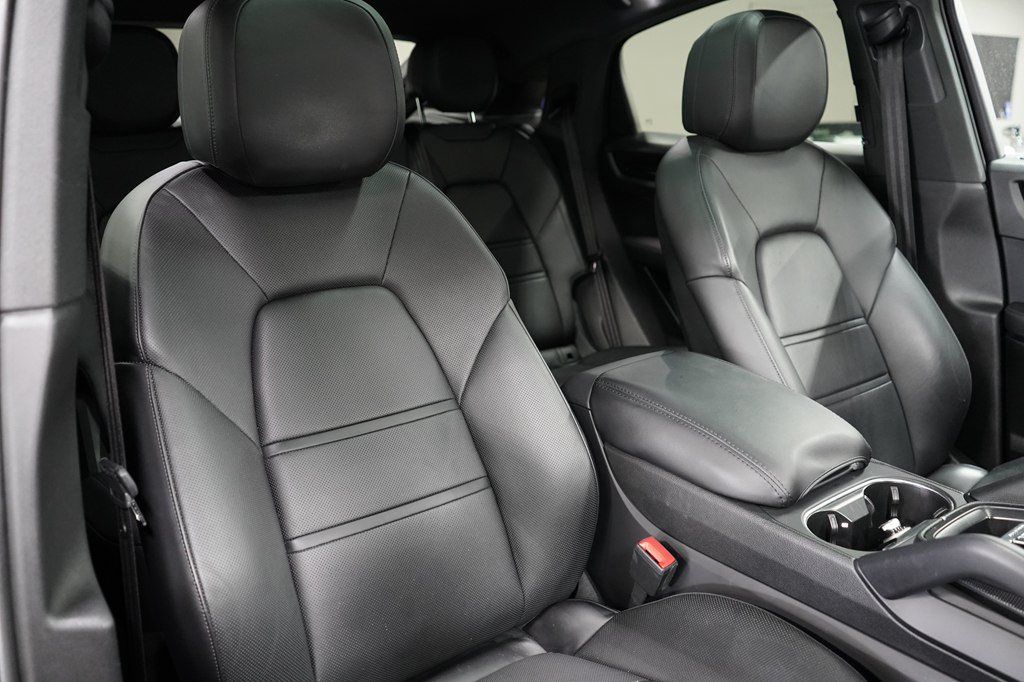 Used 2021 Porsche Cayenne Coupe AWD/4WD image 25
