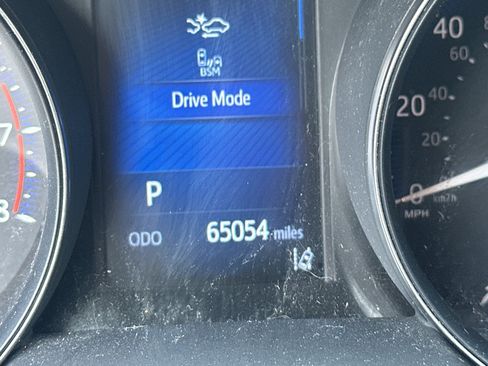 Used 2018 Toyota C-HR XLE FWD image 25