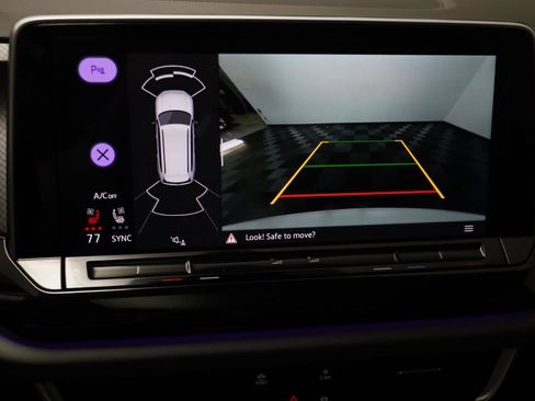 Used 2025 Volkswagen Atlas Peak Edition SE image 9