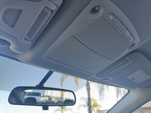 Used 2016 Nissan Sentra SV image 27