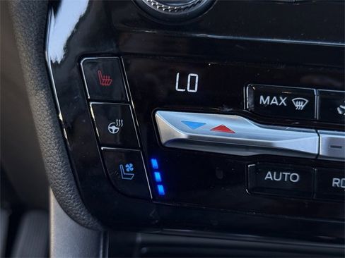 Used 2021 Ford Explorer Limited w/ Equipment Group 301A image 21