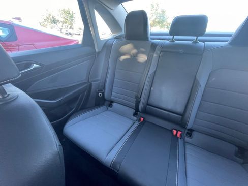 Used 2025 Volkswagen Jetta SE image 33